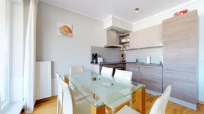 Appartement Familial | Coin séjour | Télévision à écran plat de 40 pouces avec chaînes numériques, télévision