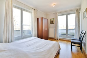 1 bedroom, individually decorated, individually furnished