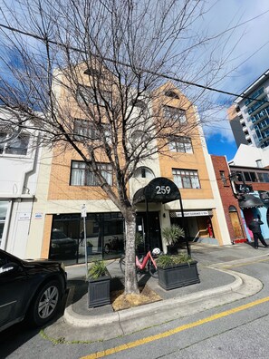 Exterior - entire studio ex hotel room w/ parking in the city 312 (Adelaide)