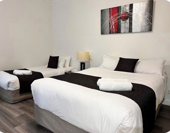 1 chambre, fer et planche à repasser, Wi-Fi gratuit, draps fournis