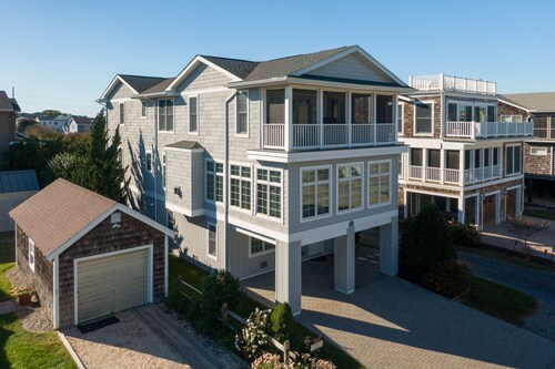 OCEAN VIEWS - STEPS TO THE BEACH!  5 BR, 3 BA - 75 N. Atlantic, Bethany Beach