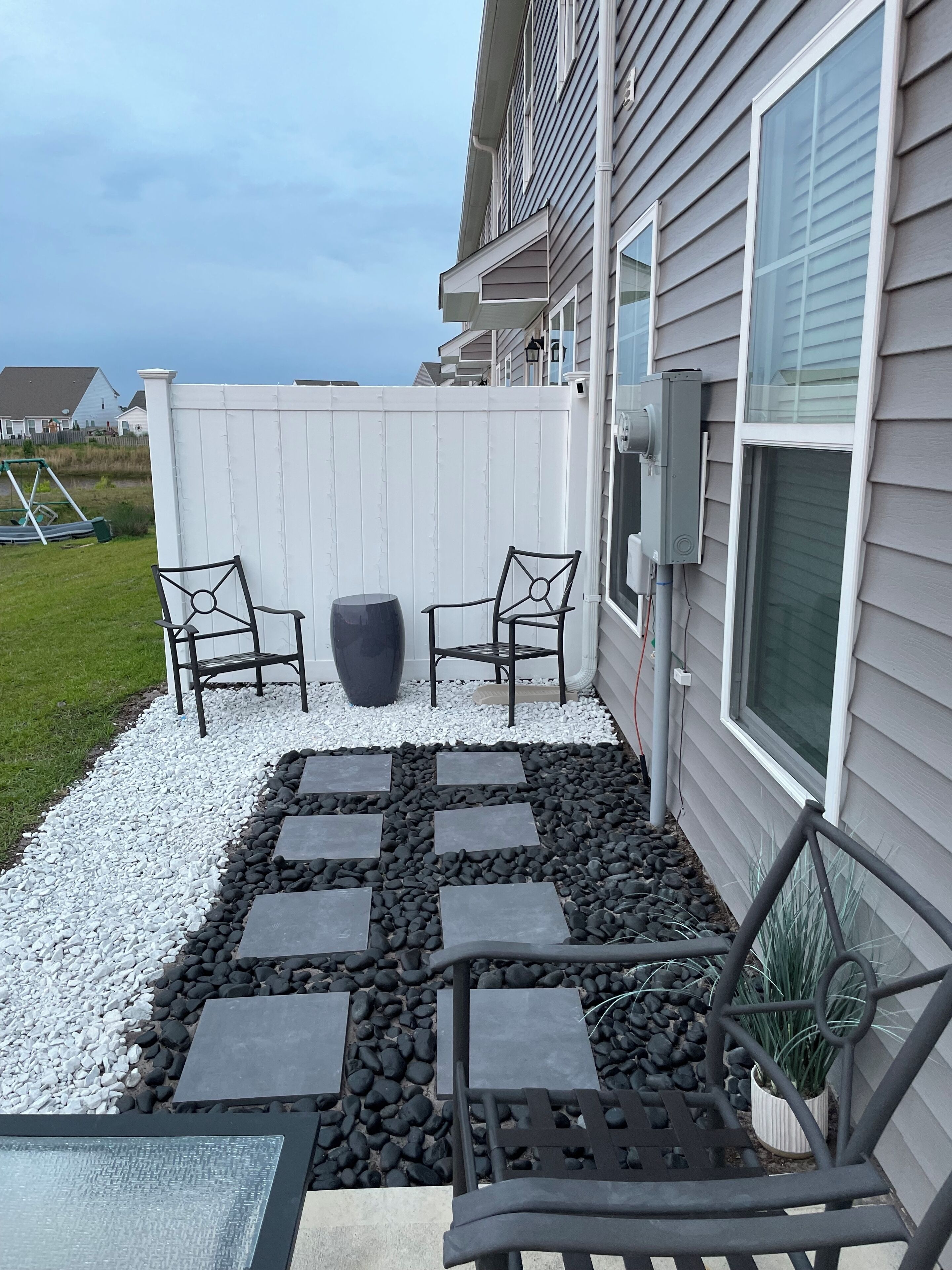 Quiet 3BD, Private Patio, Close to Beach