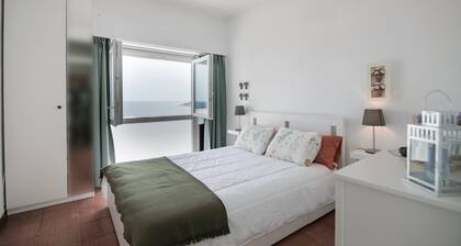Amazing Sesimbra Duplex by the beach