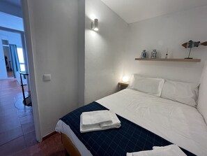 Apartment, 2 Bedrooms | 2 bedrooms, free cribs/infant beds, free WiFi, bed sheets