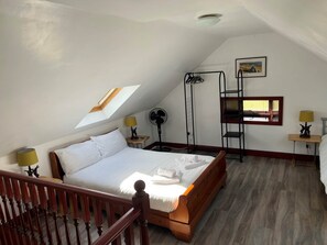 1 bedroom, bed sheets