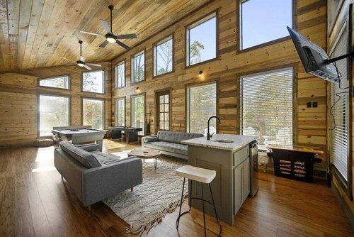 Luxury Cabin Getaway: Hot Tub, Game Room & Creek