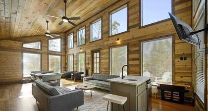 Luxury Cabin Getaway: Hot Tub, Game Room & Creek