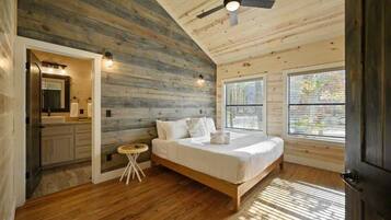 4 soverom, skrivebord, strykejern/-brett og wi-fi