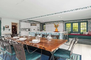 Dining - Historic Waterfront Estate with Pool & Pet-Friendly  – Perfect for Fall Getaways (Oxford)