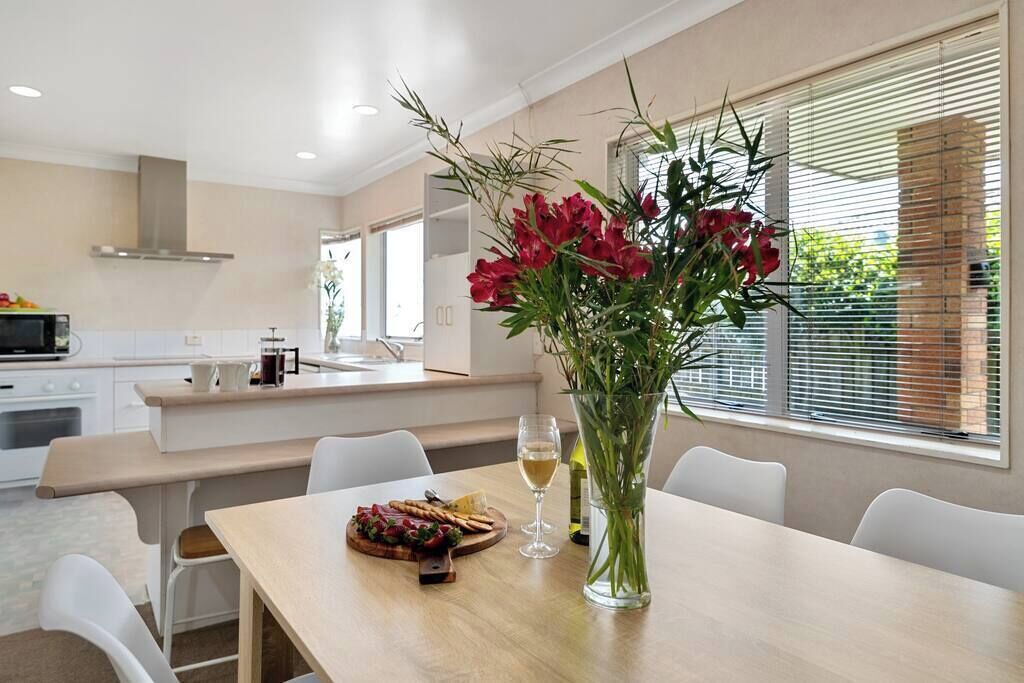Dining & Kitchen area