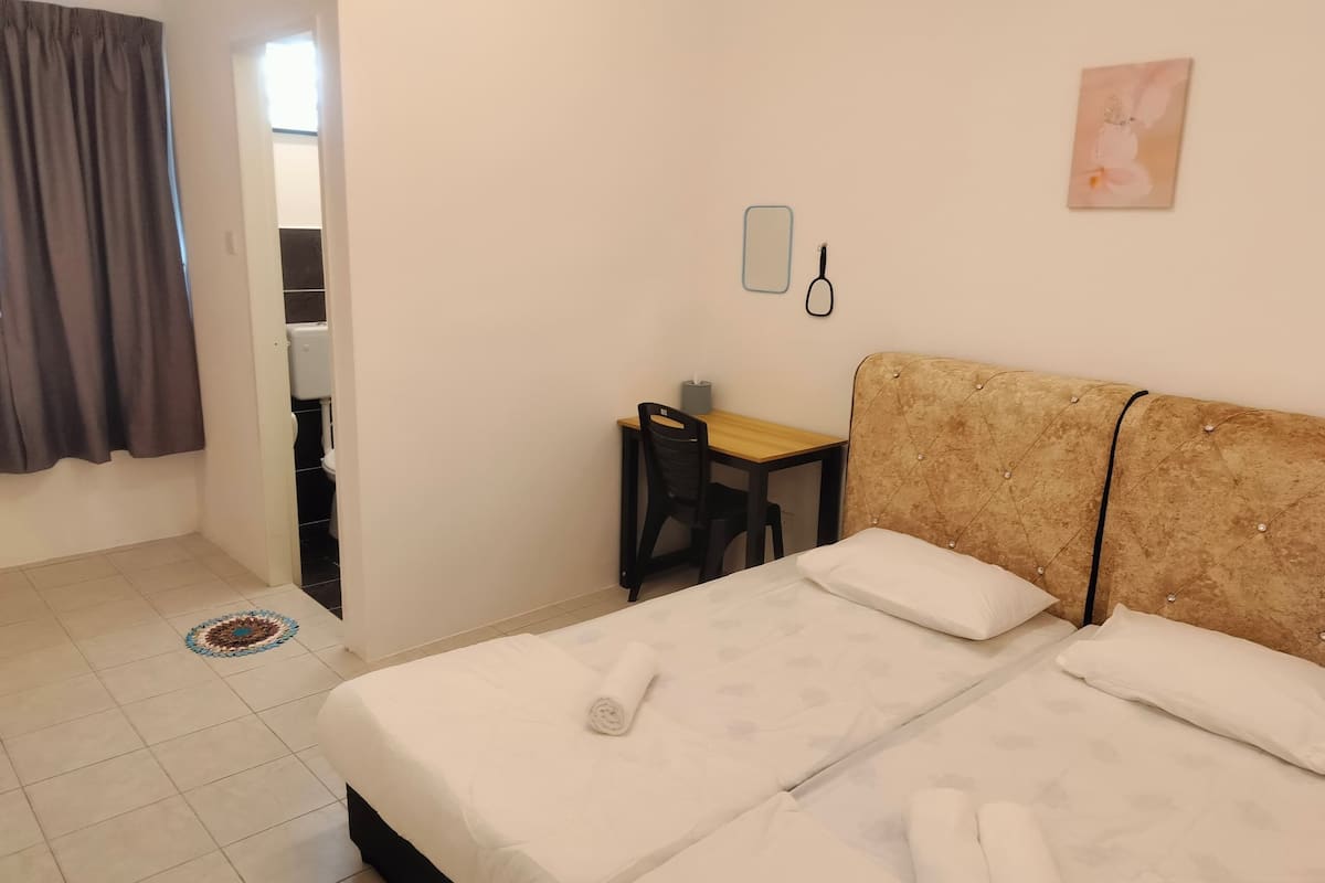 Family House | Iron/ironing board, free WiFi, bed sheets