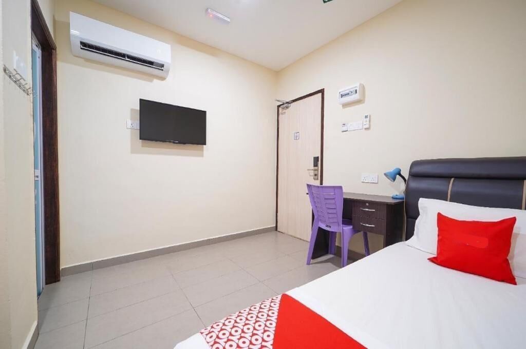 Setrika/meja setrika, Wi-Fi gratis, dan seprai linen