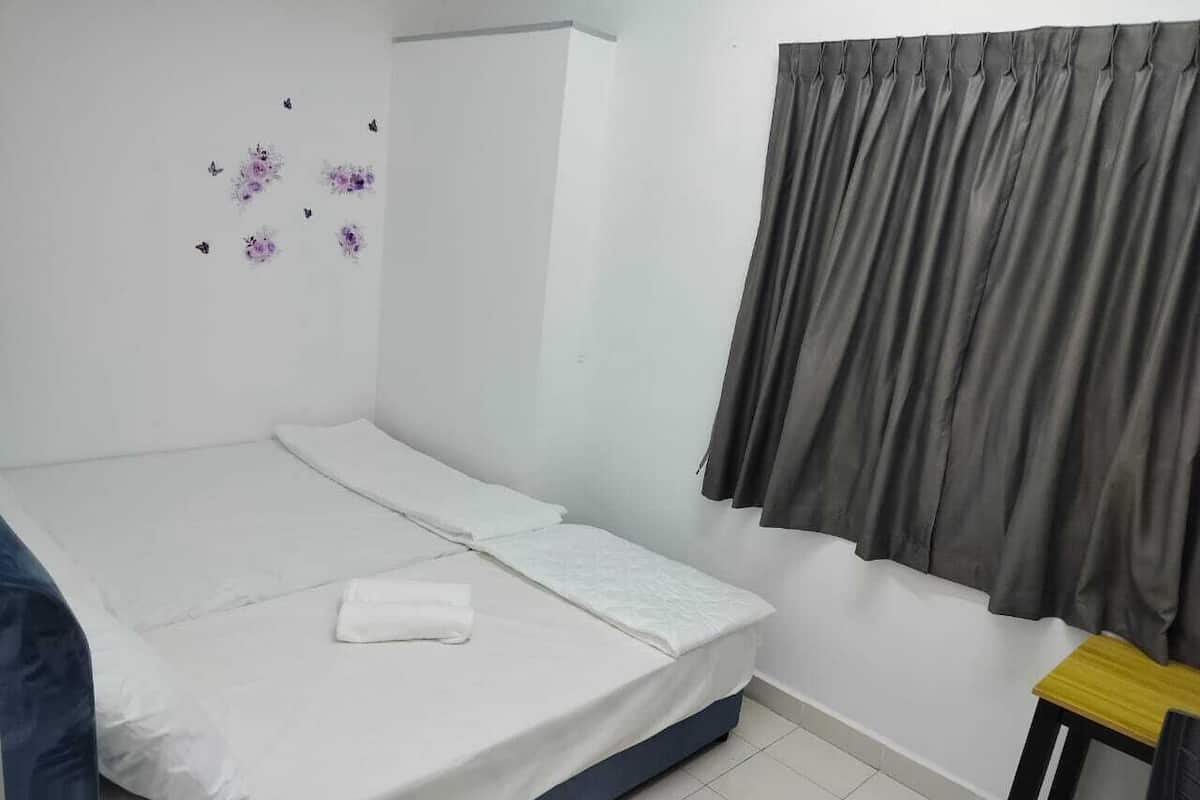 House | Iron/ironing board, free WiFi, bed sheets