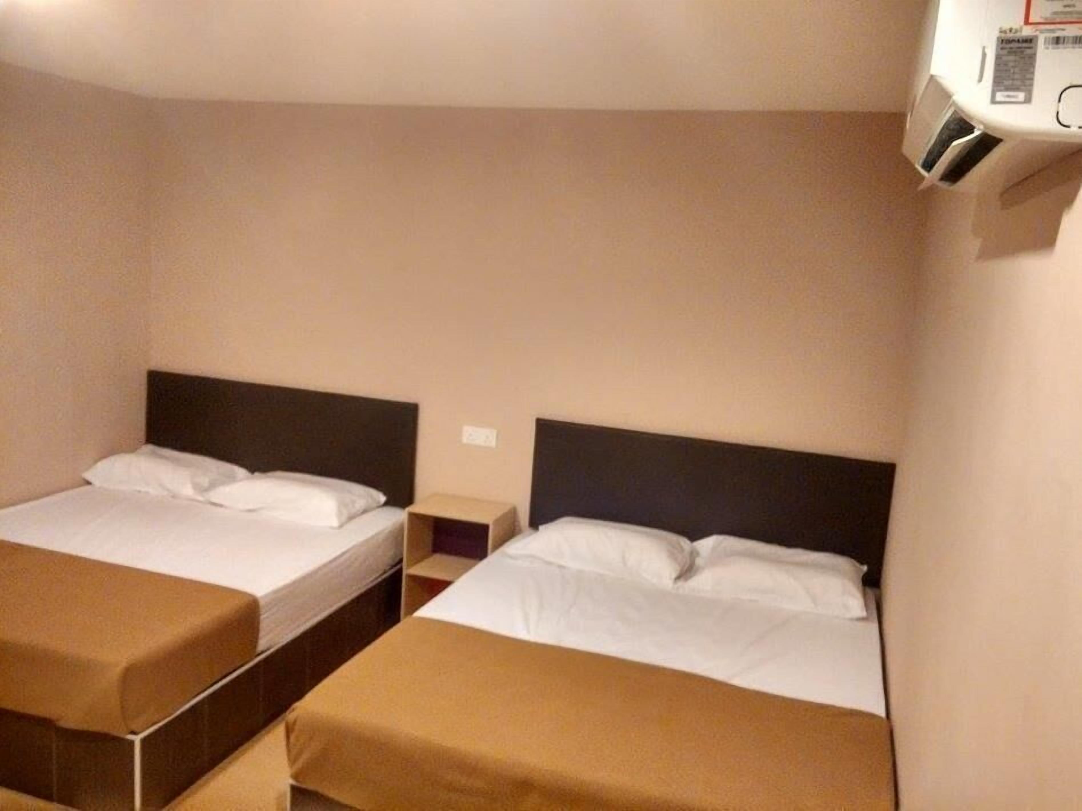 Setrika/meja setrika, Wi-Fi gratis, dan seprai linen