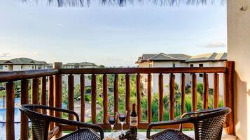 Deluxe Apartment | Outdoor dining