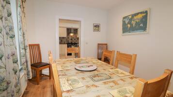 Cottage | Private kitchen | Fridge, microwave, electric kettle, toaster