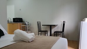 1 bedroom - Studio Apt with Balcony (Cebu City)