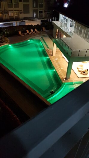 Outdoor pool - Studio Apt with Balcony (Cebu City)