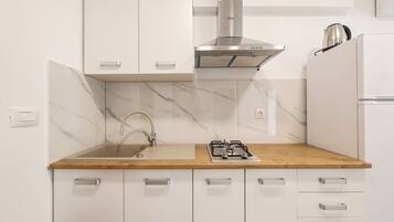 Basic Apartment | Private kitchen