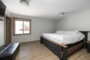 4 bedrooms, WiFi, bed sheets