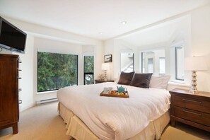 4 soverom, skrivebord, strykejern/-brett og wi-fi (inkludert)