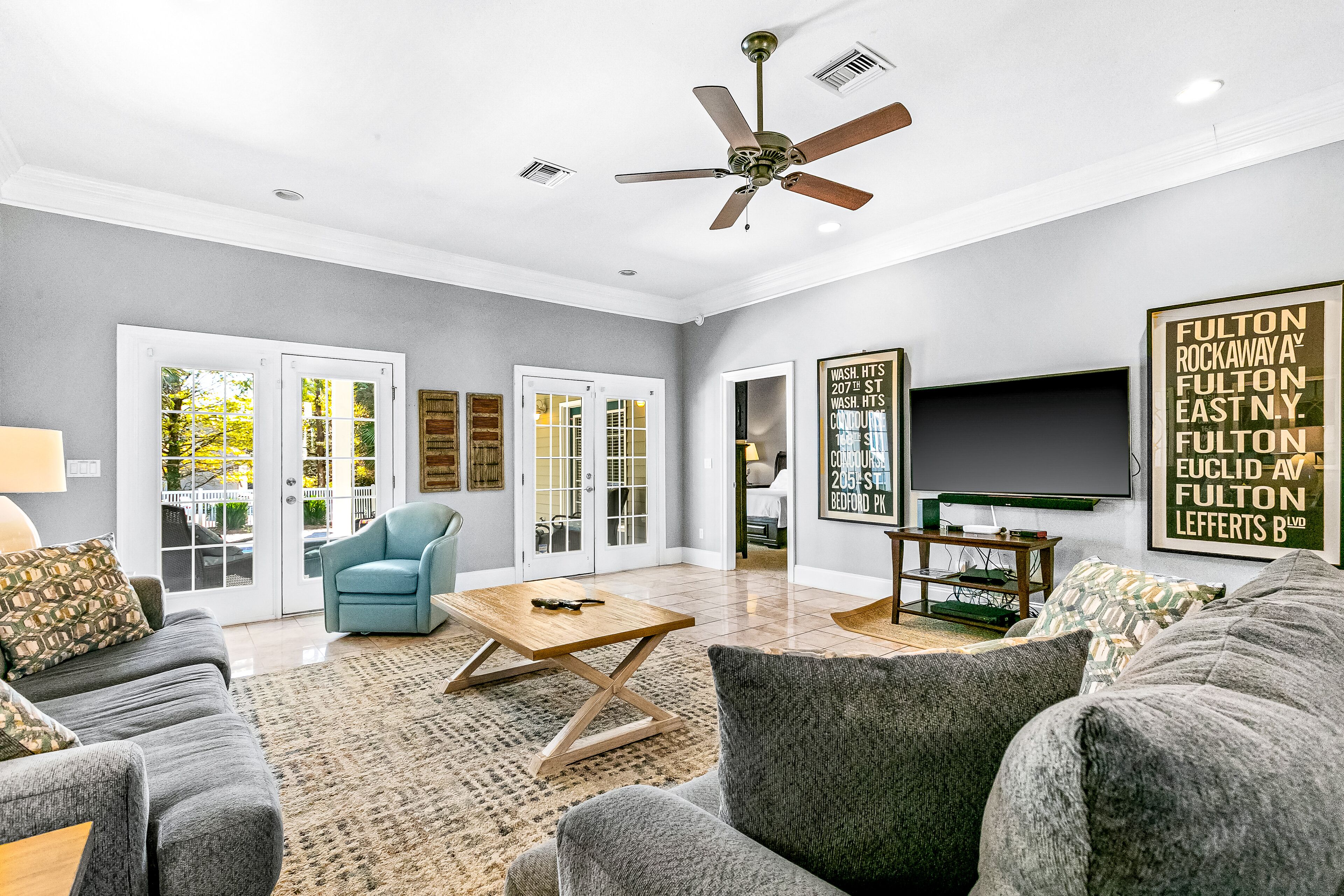Family Villa with Sun Deck, Patio, Private Pool, Grill - Full Kitchen + WiFi