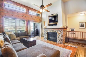 TV, fireplace