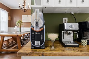 Dining - NEST ON VESTRY- Huge Modern UNBEATABLE Proximity (Cleveland)