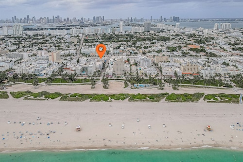 Snowbird-Friendly Condo with WiFi, Central AC- Short Walk to the Beach