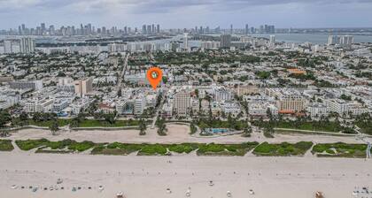 Snowbird-Friendly Condo with WiFi, Central AC- Short Walk to the Beach