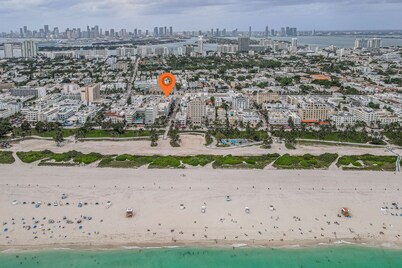 Snowbird-Friendly Condo with WiFi, Central AC- Short Walk to the Beach