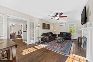 Smart TV - Robinson River Retreat - Near River, SNP & Graves (Madison)