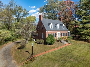 Exterior - Robinson River Retreat - Near River, SNP & Graves (Madison)