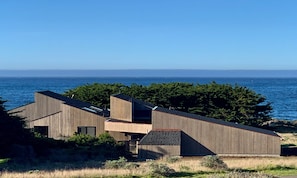 Exterior - Oceanfront, HotTub, Courtyard, Dogs Ok, Golf (The Sea Ranch)