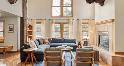 Breckenridge Retreat for 24 | Hot Tub, Firepit, & Scenic Rooftop Patio Views