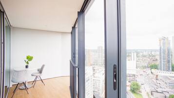 Apartment, 1 Queen Bed | Property grounds