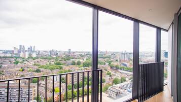 Apartment, 1 Queen Bed | Balcony