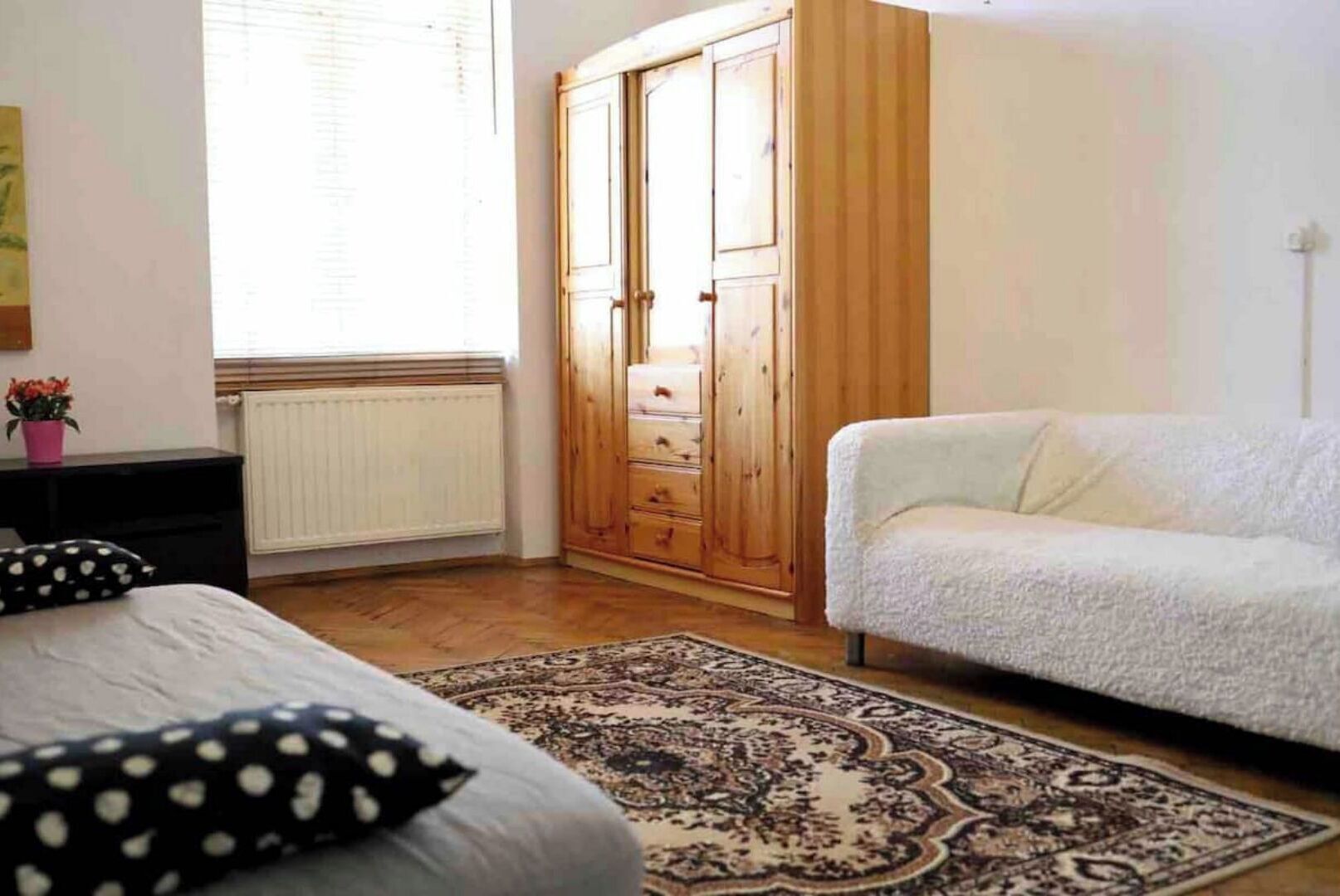 6 bedrooms, iron/ironing board, free WiFi, bed sheets