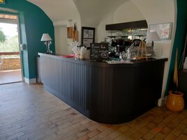Bar (en el alojamiento)