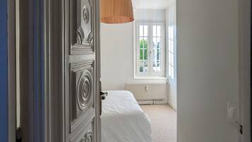 2 camere, una scrivania, ferro/asse da stiro, Wi-Fi gratuito