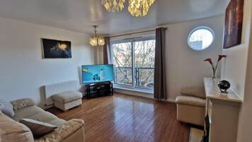 House | Living room | 30-inch TV with digital channels, fireplace