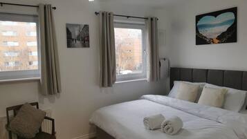 House | 4 bedrooms, iron/ironing board, free WiFi, bed sheets