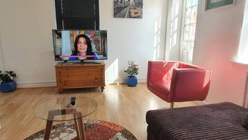 House | 4 bedrooms, iron/ironing board, free WiFi, bed sheets