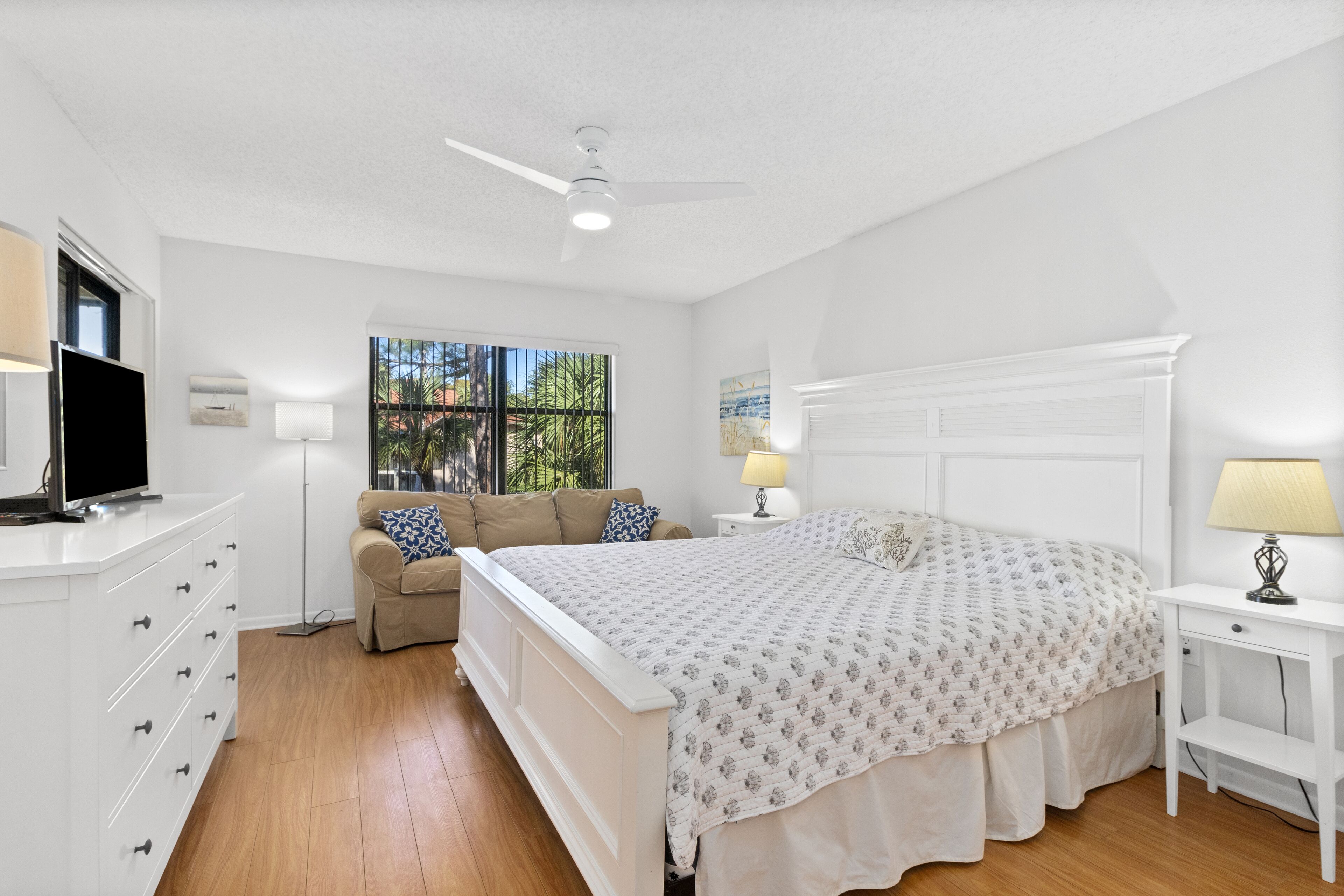 2 soverom, strykejern/-brett, reiseseng for barn og wi-fi (inkludert)