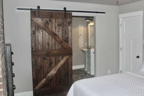 4 chambres, fer et planche à repasser, lit parapluie, Wi-Fi