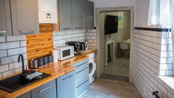 Lägenhet City | Eget kök | Vattenkokare och grytor/köksredskap
