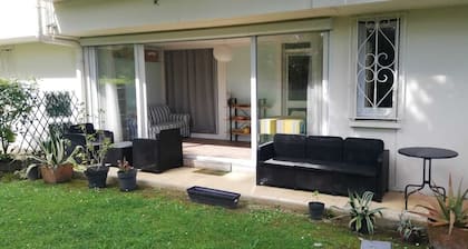 Apartment Château d'Arcadie, 67m2, terrace and garage. The whole of Biarritz on foot!