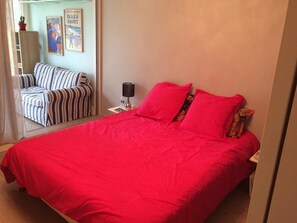 1 chambre, fer et planche à repasser, Wi-Fi gratuit, draps fournis