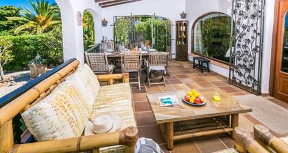 Luxurious 6 Bed Villa with own pool, sea & mountain views only minutes to beach.