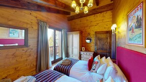 5 camere, una scrivania, ferro/asse da stiro, culla da viaggio